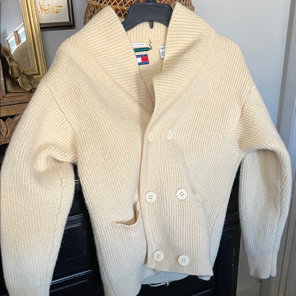 Vintage Tommy Hilfiger 100% Wool buttoned cardigan sz Large listing as a MEDIUM! - Picture 1 of 5